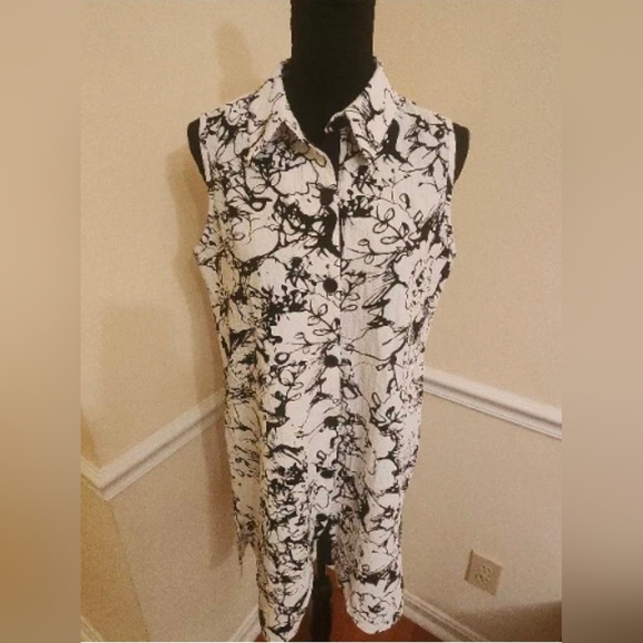 Soft Surroundings Tops - Soft Surroundings Womens Tunic Black White Sleeveless Button Sz S Top